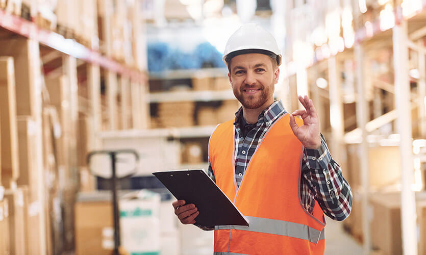 Comment éviter les goulots d'étranglement estivaux dans la logistique du commerce de détail : les mesures à prendre avant que la pression opérationnelle ne s'intensifie